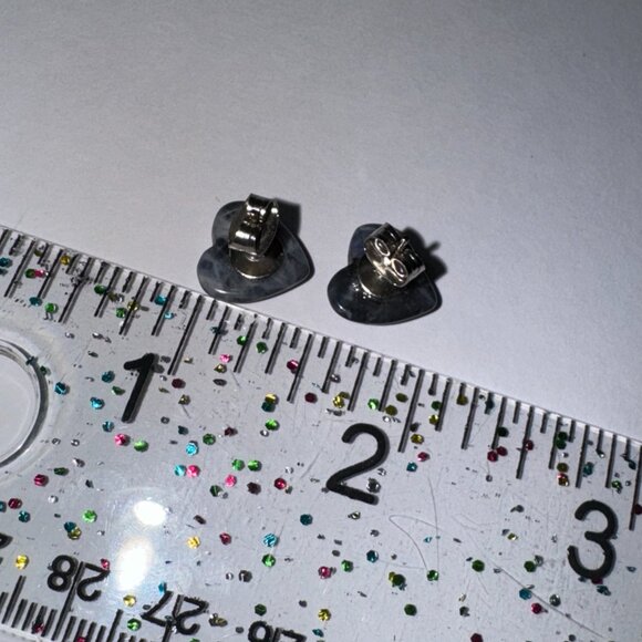 12 Mm Heart Shaped Sodalite Post Earrings - Picture 6 of 12